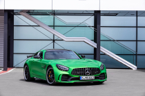 벤츠, ‘더 뉴 메르세데스-AMG GT R’ 국내 출시…585마력 고성능 스포츠카